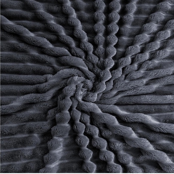 Super Soft Throw Blanket for Couch 3D Striped Jacquard Design Lightweight 50x60” - Picture 5 of 6